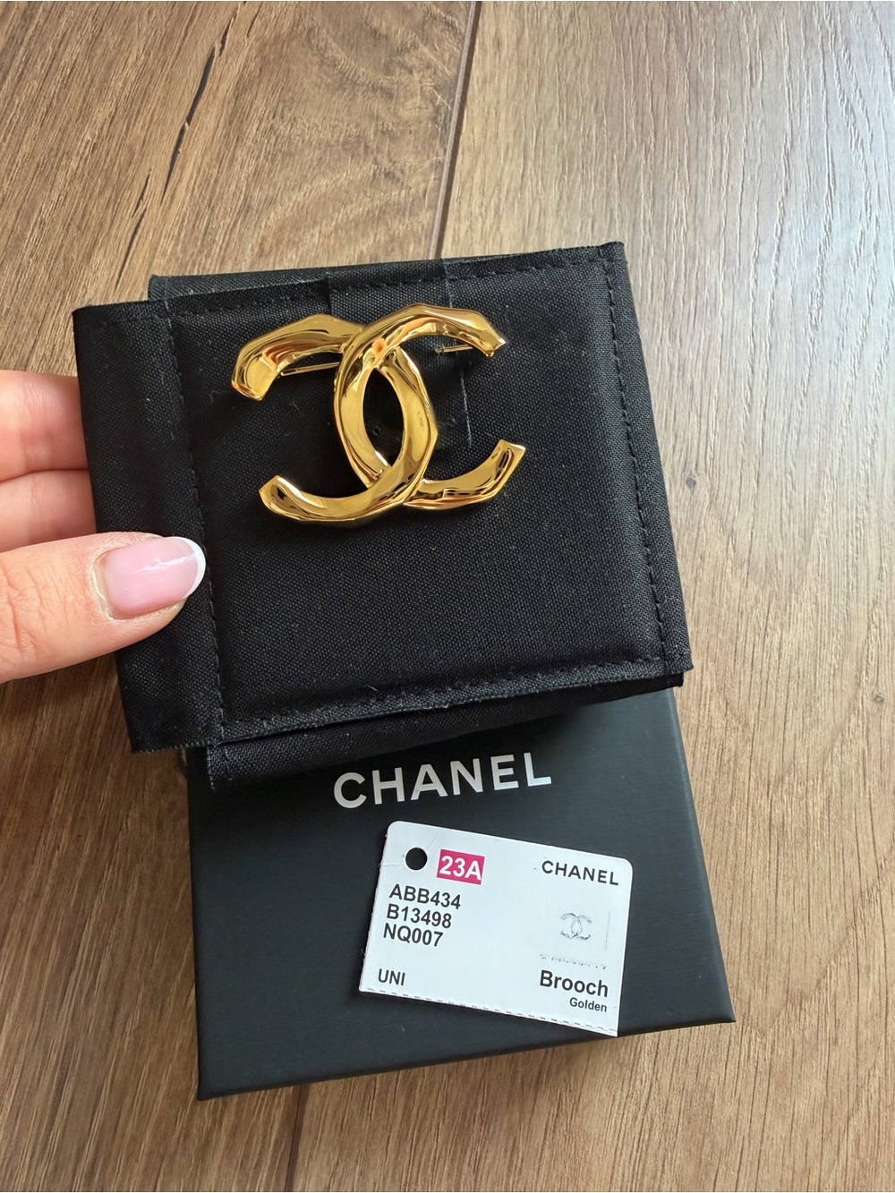 CHANEL golden Brooch with